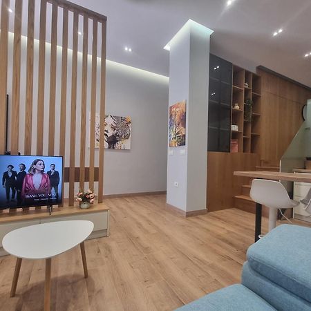 Centrepoint Stylish Apartment 티라나 객실 사진
