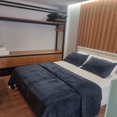Centrepoint Stylish Apartment 티라나 외부 사진