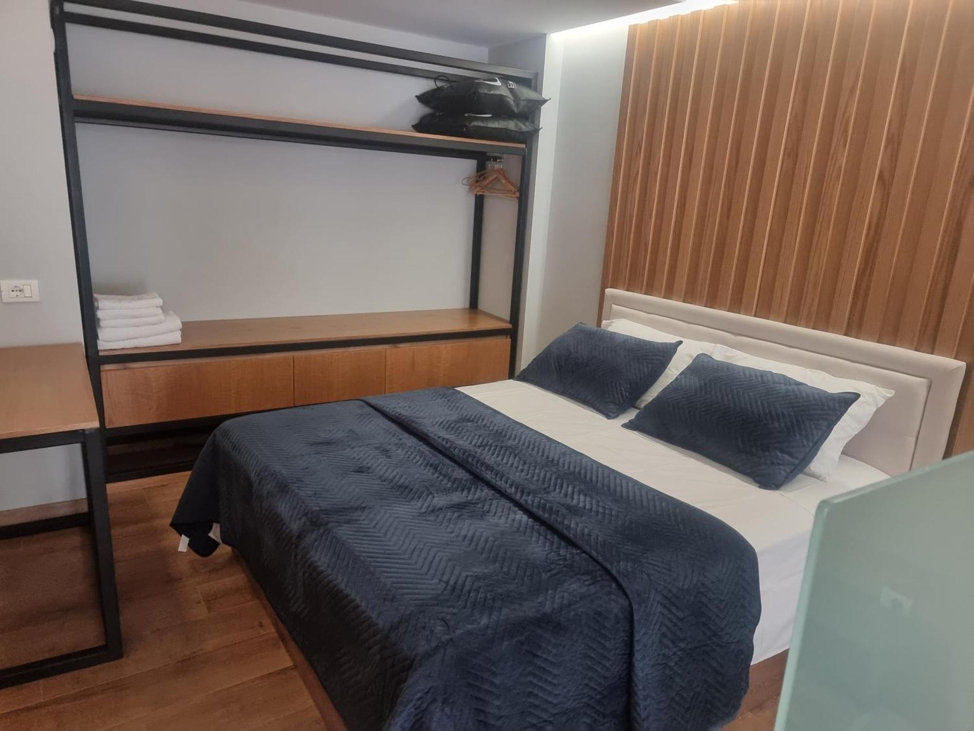 Centrepoint Stylish Apartment 티라나 외부 사진