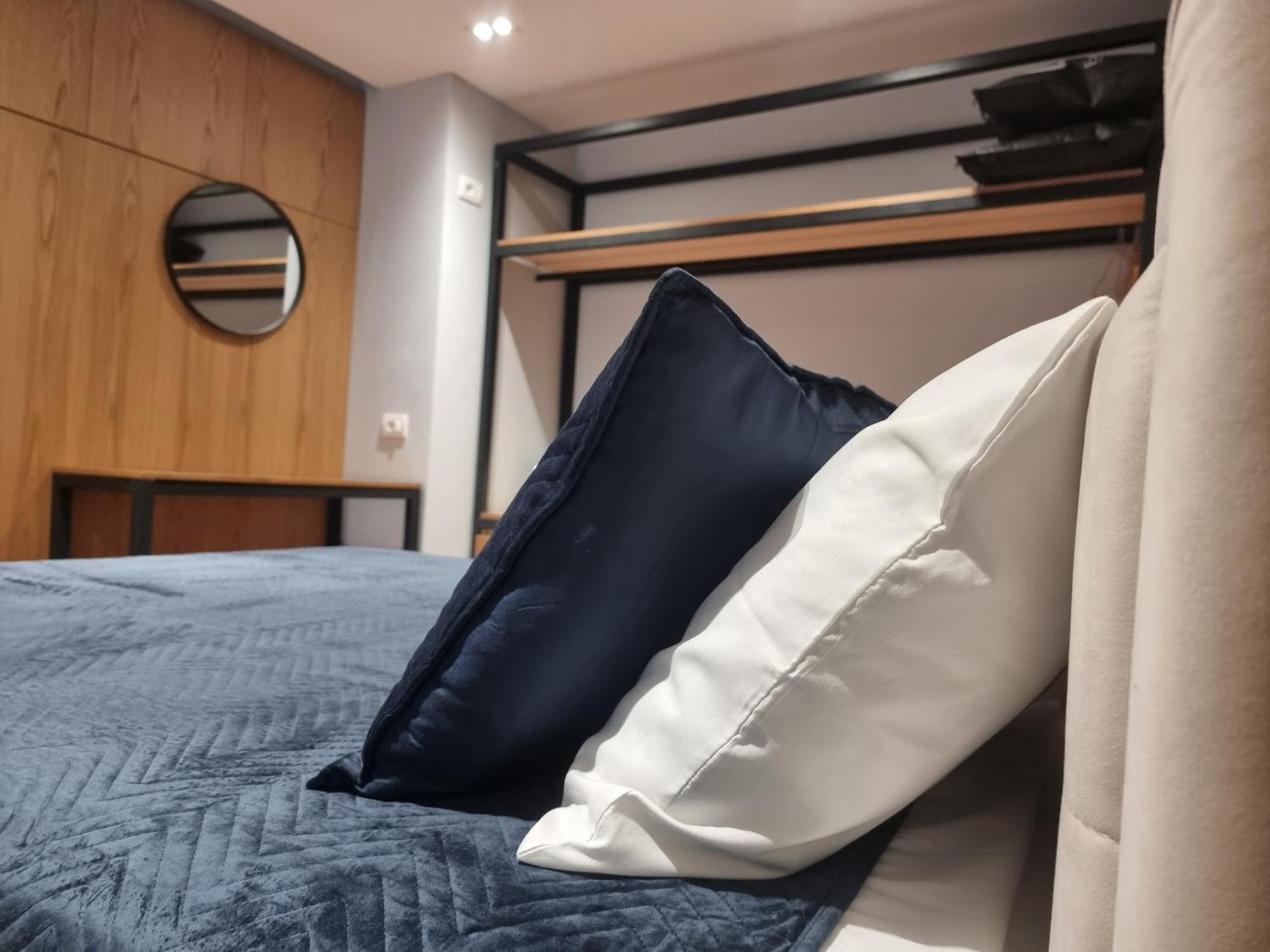 Centrepoint Stylish Apartment 티라나 외부 사진